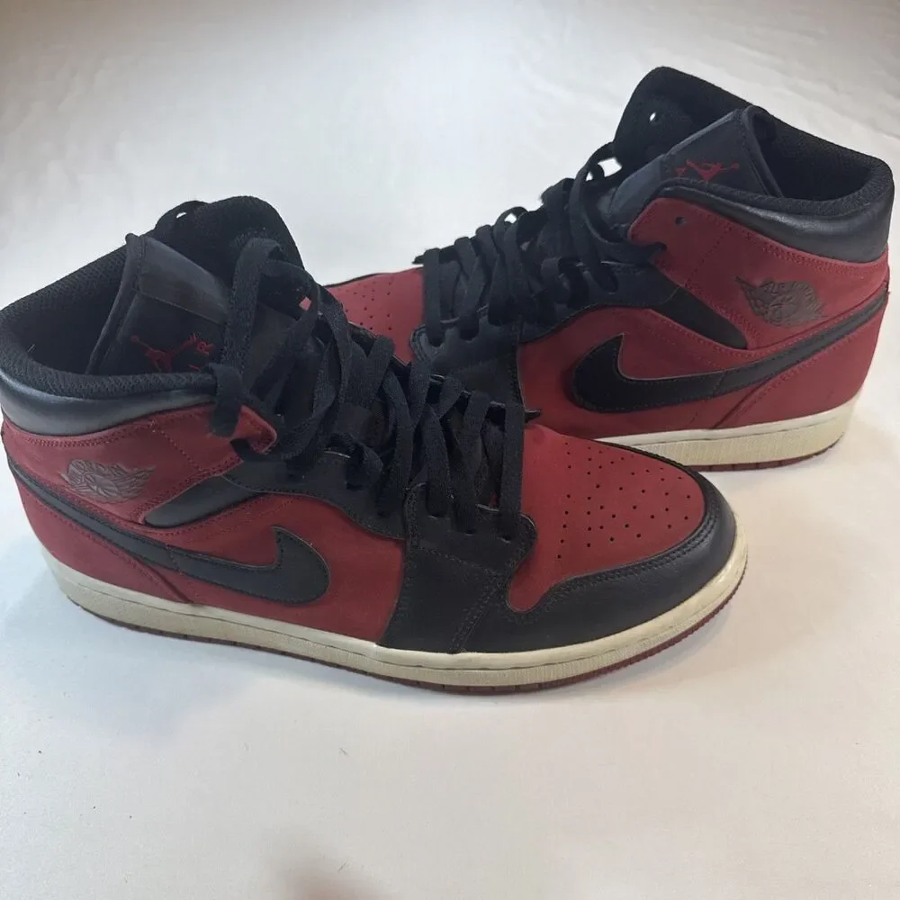Nike Air Jordan 1 Mid Bred Black Red Men’s Sneakers Size 11 554724-610